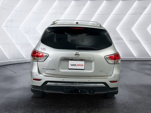 Used 2014 Nissan Pathfinder SL w/ Trailer Tow Package image 5