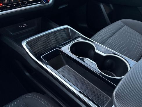 Used 2025 Chevrolet Equinox LT image 40