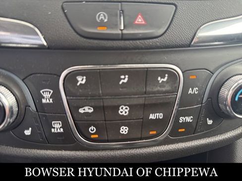Used 2023 Chevrolet Equinox LT AWD/4WD image 3