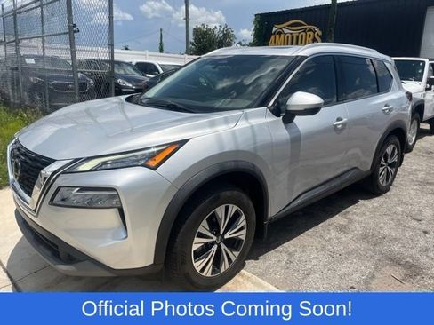 Used 2021 Nissan Rogue SV w/ Premium Package FWD image 2