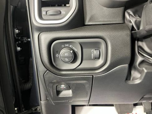 Used 2026 RAM 1500 Express AWD/4WD image 18
