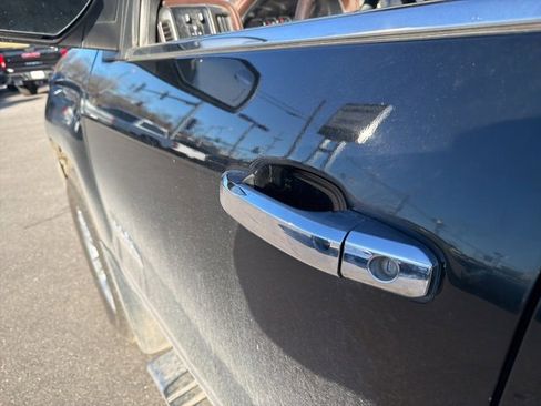 Used 2018 Chevrolet Silverado 1500 High Country image 44