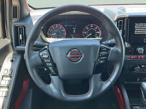 Used 2025 Nissan Frontier Pro-X RWD image 17