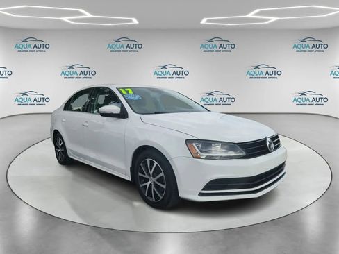 Used 2017 Volkswagen Jetta SE FWD image 3
