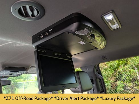 Used 2023 Chevrolet Tahoe Z71 w/ Luxury Package AWD/4WD image 5