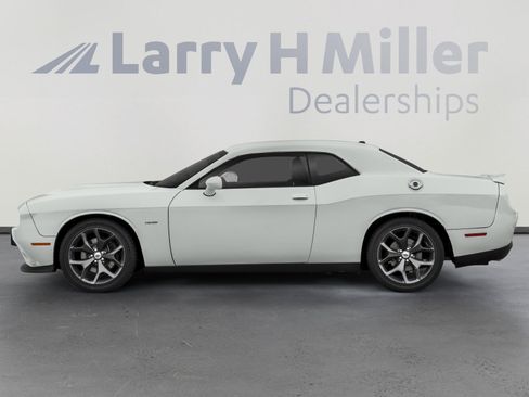 Used 2019 Dodge Challenger R/T w/ Driver Convenience Group RWD image 3