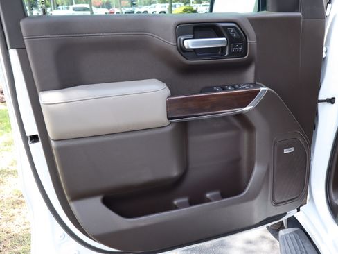 Used 2020 GMC Sierra 1500 SLT w/ SLT Premium Plus Package AWD/4WD image 18