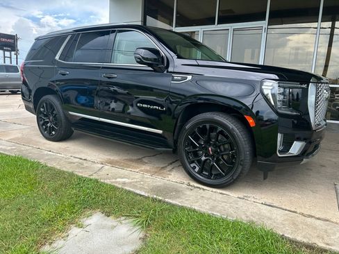 Used 2022 GMC Yukon Denali RWD image 2