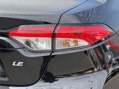 Used 2025 Toyota Corolla LE image 7