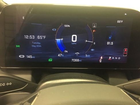 Used 2024 Chevrolet Equinox EV RS FWD image 27