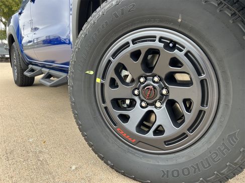 New 2026 Nissan Frontier PRO-4X w/ Pro-4x Convenience Package image 9