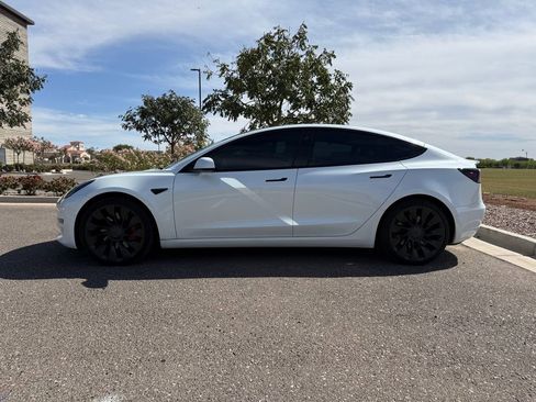 Used 2022 Tesla Model 3 Performance image 5