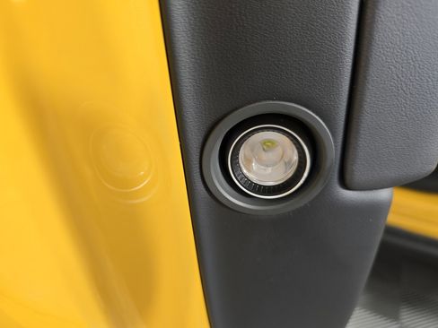 Used 2023 Rivian R1S Adventure image 33