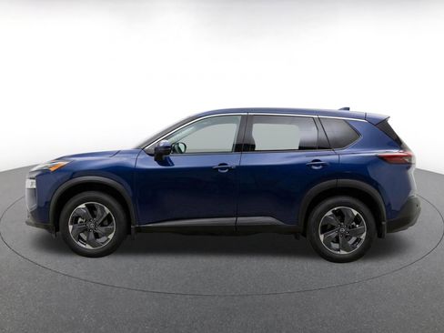 Used 2025 Nissan Rogue SV FWD image 4