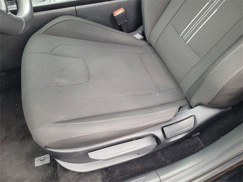 Used 2025 Hyundai Elantra Sport image 11