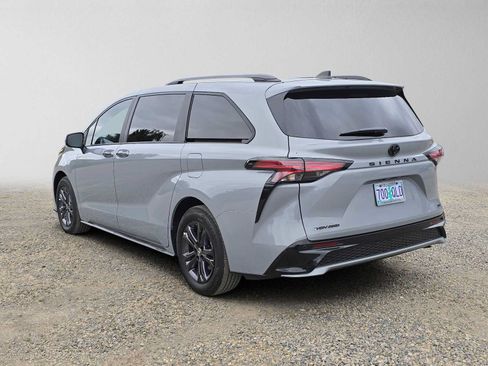 Certified 2026 Toyota Sienna XSE AWD/4WD image 6