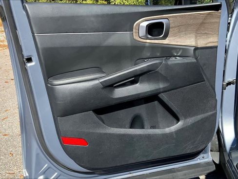 Used 2023 Kia Sorento S w/ Panoramic Sunroof Package image 21