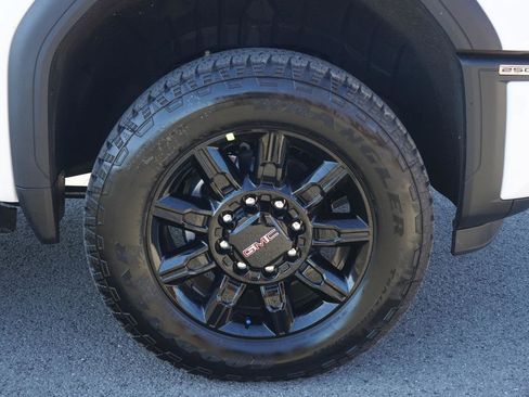 New 2026 GMC Sierra 2500 AT4 w/ AT4 Premium Plus Package image 14