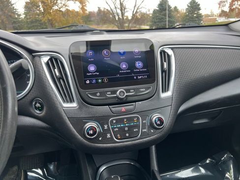 Used 2019 Chevrolet Malibu LT image 17