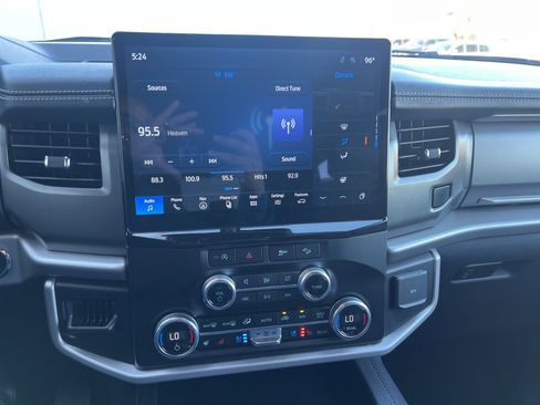 Used 2024 Ford Expedition XLT image 35