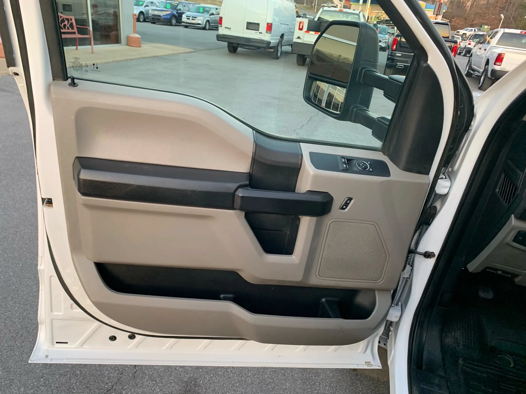 Used 2020 Ford F550 4x4 Regular Cab Super Duty w/ Power Equipment Group image 8
