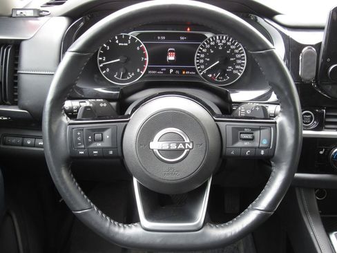 Used 2022 Nissan Pathfinder SL AWD/4WD image 26