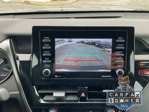 Used 2024 Toyota Camry SE image 17