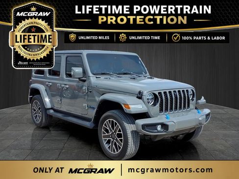 Used 2022 Jeep Wrangler Unlimited Sahara AWD/4WD image 3