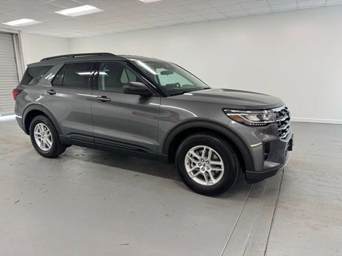 New 2026 Ford Explorer Active image 3