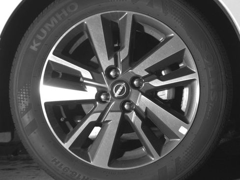 Used 2025 Nissan Versa SV image 13