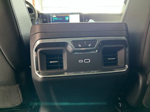 New 2026 Chevrolet Silverado 1500 High Country w/ Midnight Edition AWD/4WD image 16