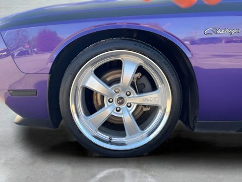 Used 2014 Dodge Challenger R/T image 29