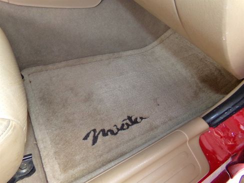 Used 2002 MAZDA MX-5 Miata LS image 35