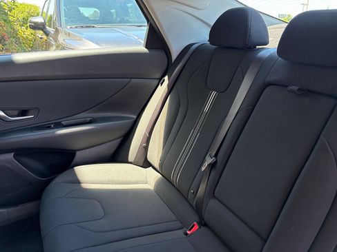 Used 2025 Hyundai Elantra SEL FWD image 41