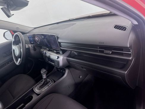 Certified 2025 Hyundai Kona SEL image 28