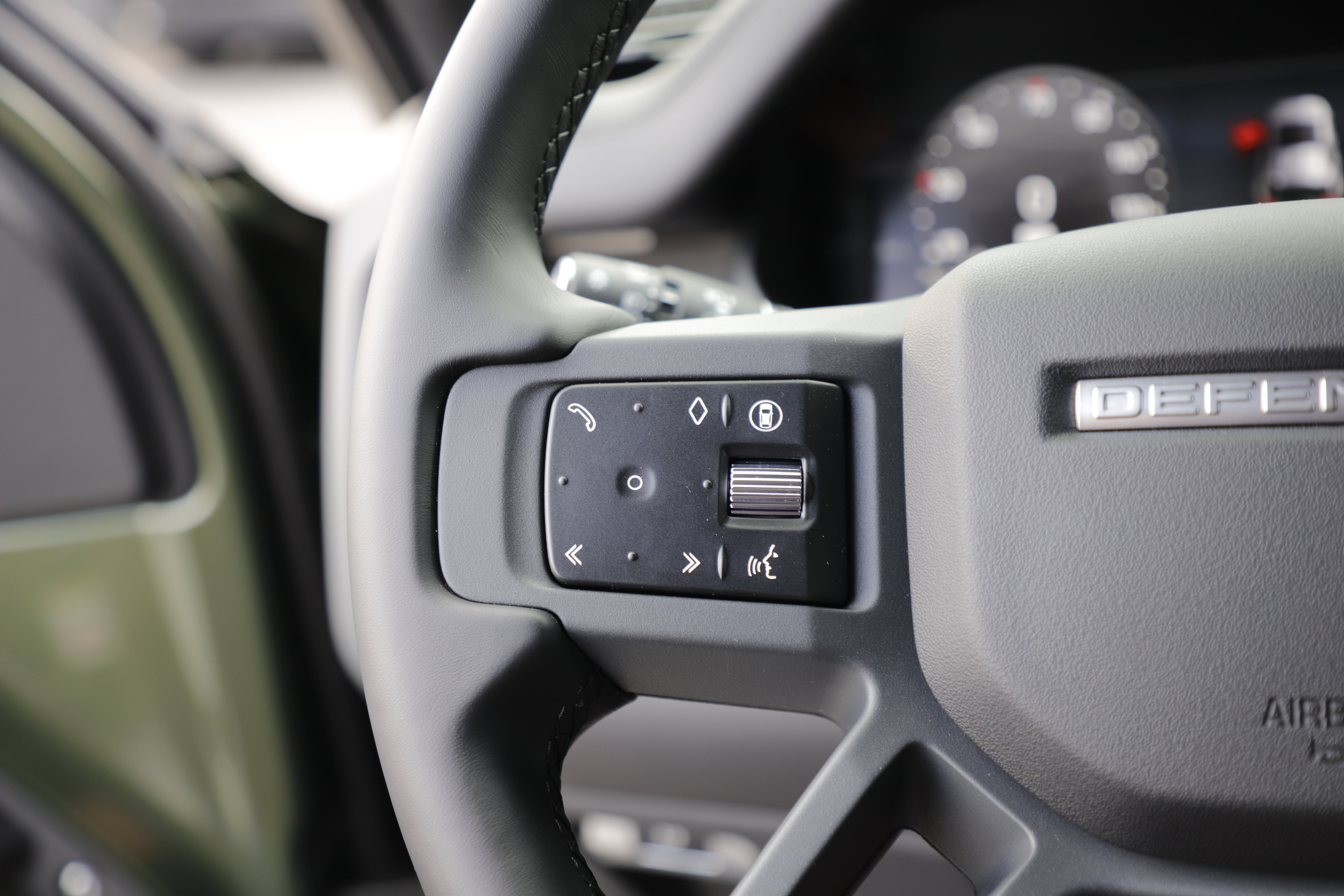 New 2026 Land Rover Defender 110 X-Dynamic SE AWD/4WD image 27