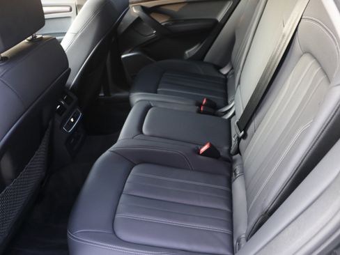 Certified 2025 Audi Q5 2.0T Premium w/ Convenience Plus Package image 35