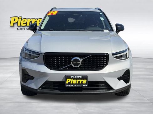 Used 2024 Volvo XC40 B5 Core AWD/4WD image 5
