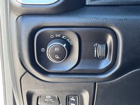 Used 2021 RAM 1500 Big Horn RWD image 31