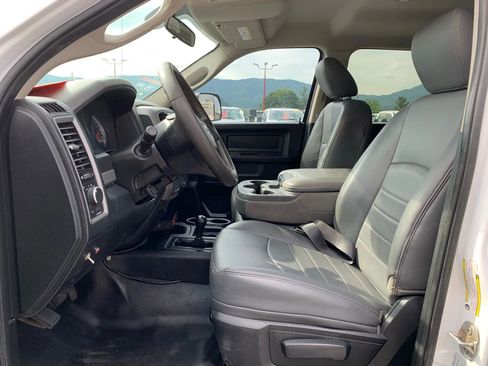 Used 2015 RAM 3500 Tradesman w/ Chrome Appearance Group image 10