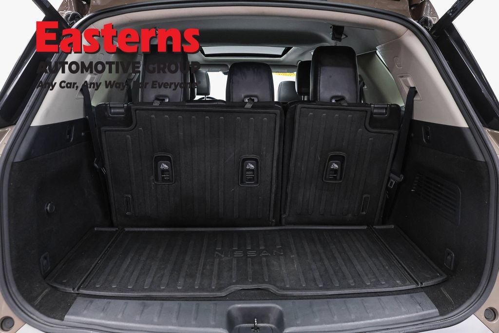 Used 2023 Nissan Pathfinder Platinum w/ Cargo Package AWD/4WD image 9