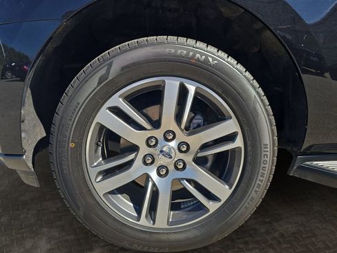 Used 2024 Ford Expedition Limited image 9