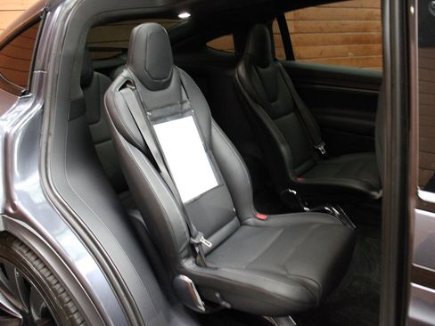 Used 2022 Tesla Model X Plaid image 39