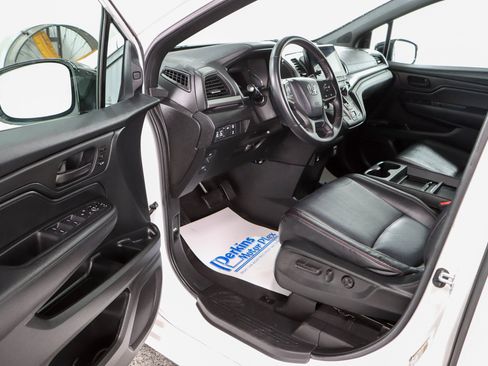 Used 2023 Honda Odyssey Sport image 3