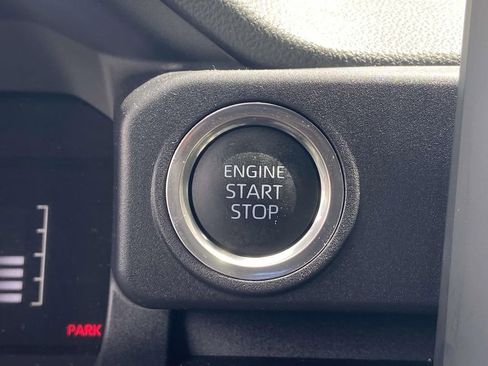 Used 2025 Toyota 4Runner SR5 AWD/4WD image 26