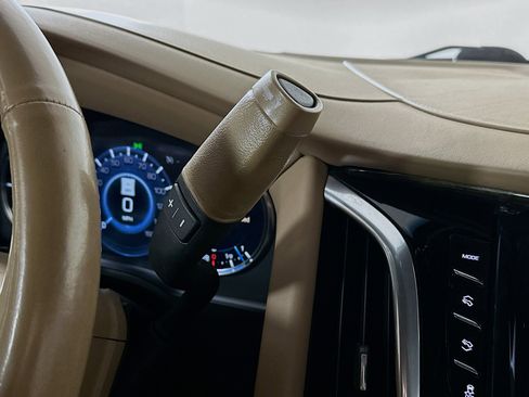 Used 2019 Cadillac Escalade Platinum AWD/4WD image 17