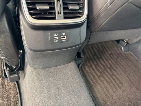 Used 2024 Subaru Outback Premium image 27