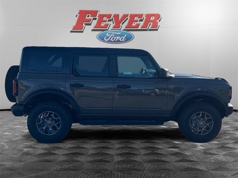 New 2025 Ford Bronco Badlands image 8