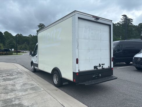 Used 2022 Ford Transit 350 DRW image 6