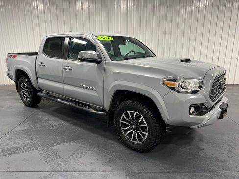 Used 2020 Toyota Tacoma TRD Sport image 17
